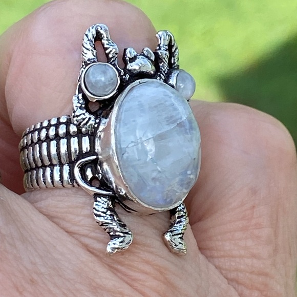 Bat ring .925 Sterling Silver set with 3 rainbow moonstones textured band sz 8.5 - Picture 13 of 16